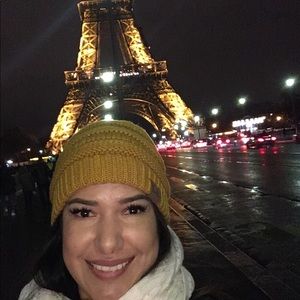 Meet your Posher, Elvia